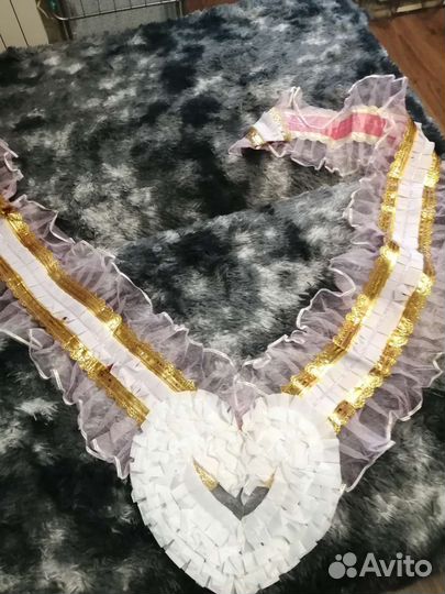 Пышные ленты на сваденую машину