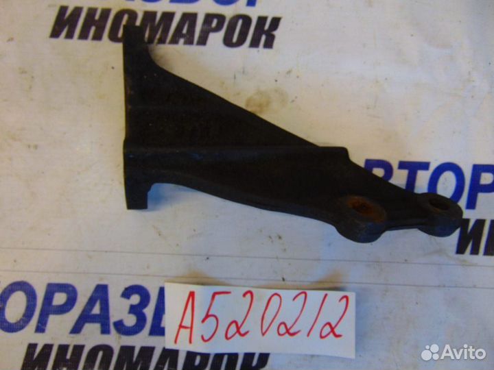 Кронштейн кпп для Toyota Cresta 5 1996-2001г