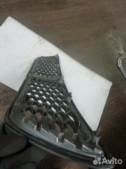 Решетка радиатора передняя Toyota Vista Ardeo