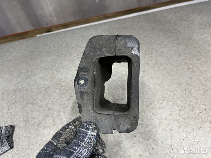 Воздуховод тормозов левый BMW G30 G31 G32