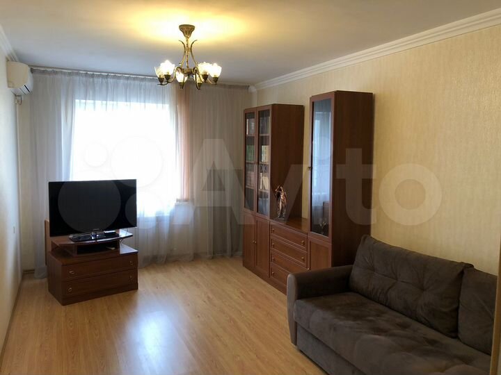 2-к. квартира, 55 м², 3/9 эт.