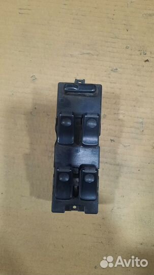 Блок упр-я стеклоподъемниками передний правый Mazda Demio DW3W