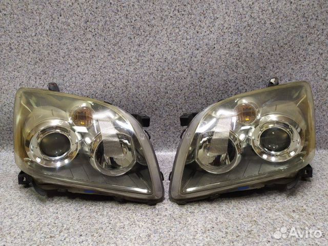 Фары Toyota Avensis t250