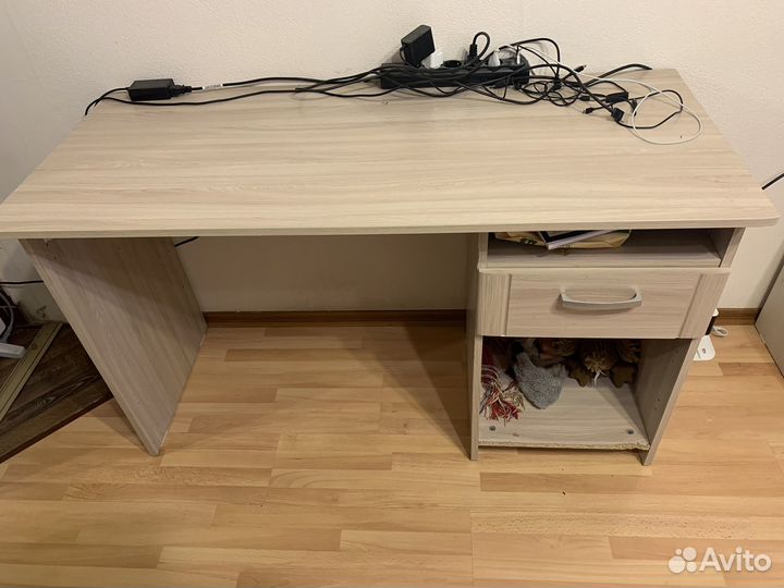 Письменный стол б/у