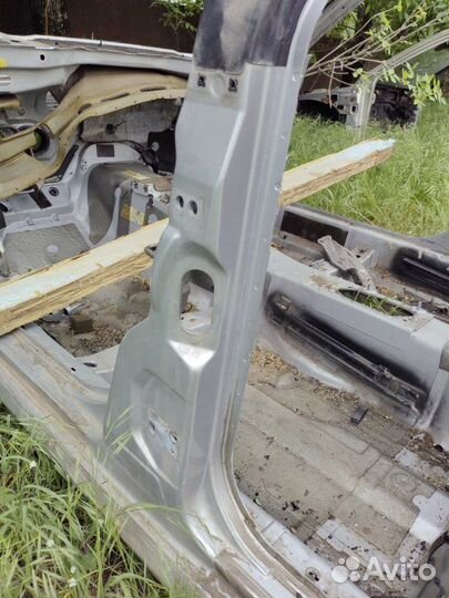 Центральная стойка кузова левая Audi A6 Allroad 4B