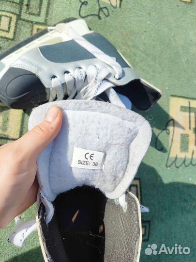 Коньки хоккейные