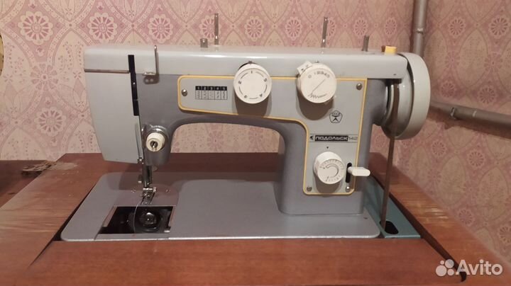 Швейная машина Подольск 142