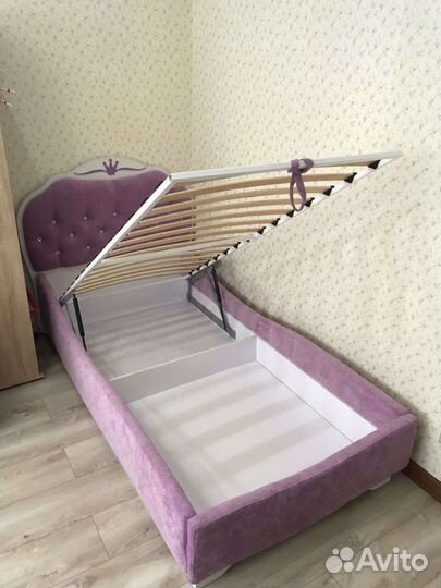 Кровать премиум более 100 цветов