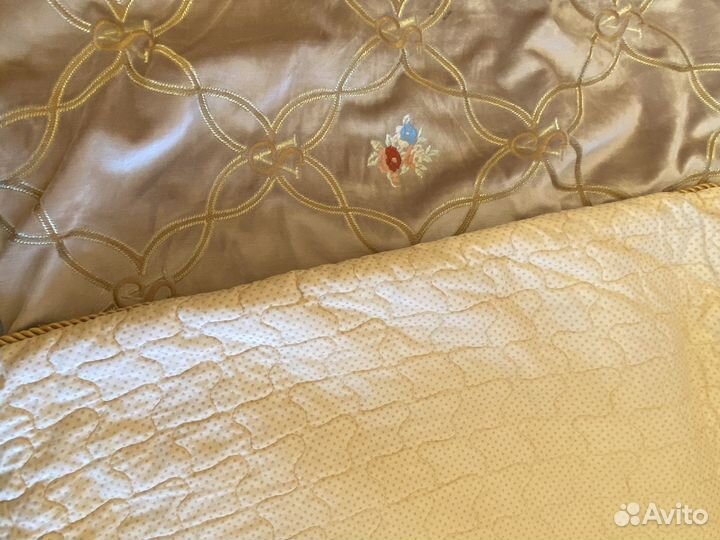 Чехлы на диван и 2 кресла и на стулья