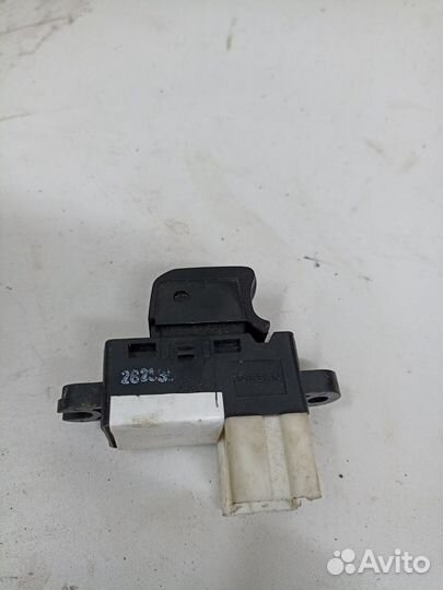 Кнопка стеклоподъемника Subaru Impreza XV 2012