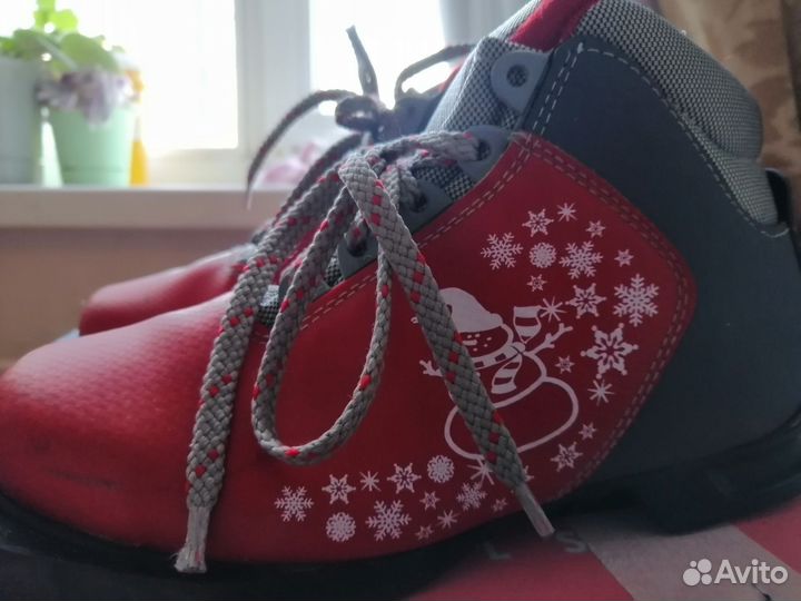 Лыжные ботинки