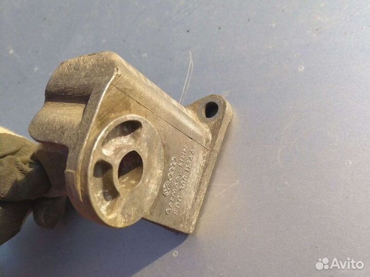 Опора АКПП Volkswagen Passat B5 1.6L 1999