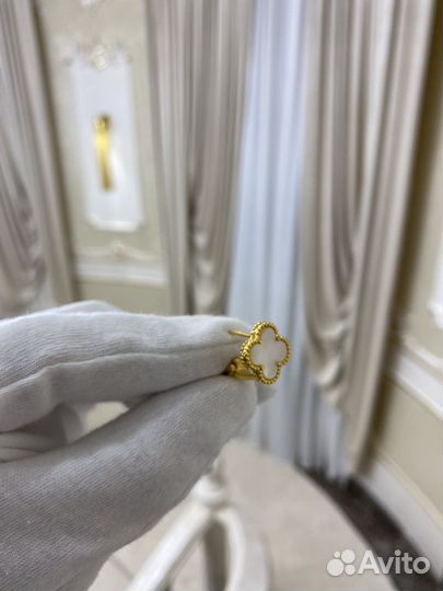 Золотые серьги