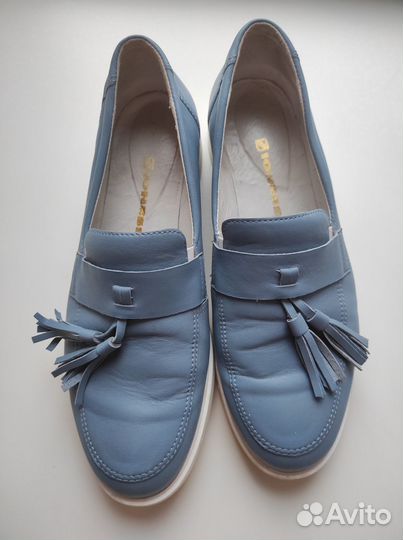 Продам туфли на низком каблуке