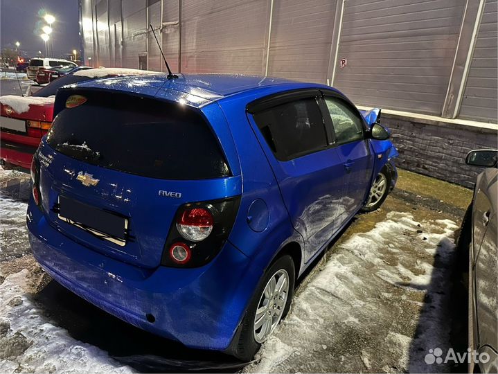 Chevrolet Aveo 1.6 AT, 2012, битый, 140 000 км