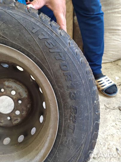 Продаю зимнюю резину на дисках R13