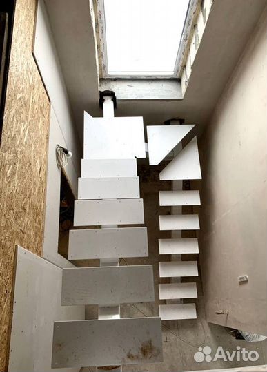 Г-образная лестница