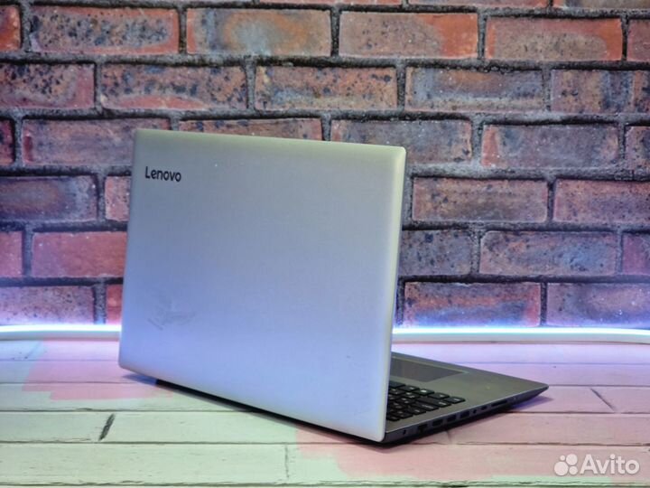 Ноутбук Lenovo Core i3 8Gb SSD 250Gb