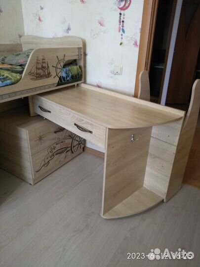 Продам детскую кровать бу