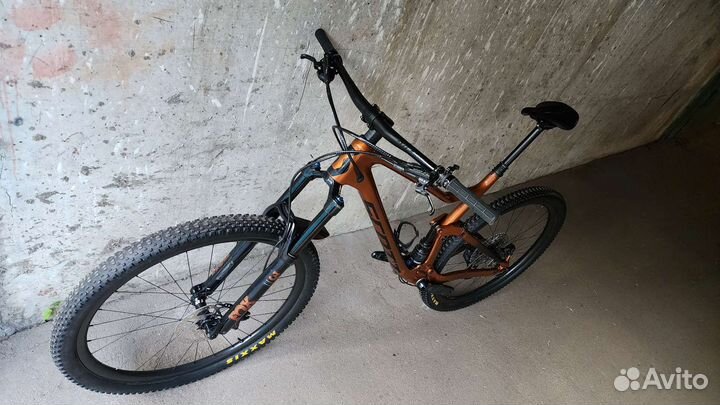 Карбоновый 29