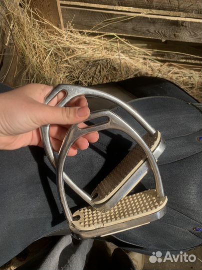 Выездковое седло Daslo