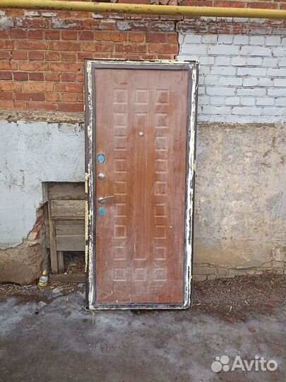 Металлическая дверь бу