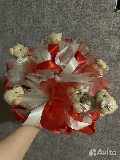 Красивый букет с мишками