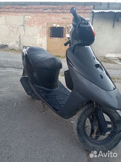 Скутер Suzuki lets 2