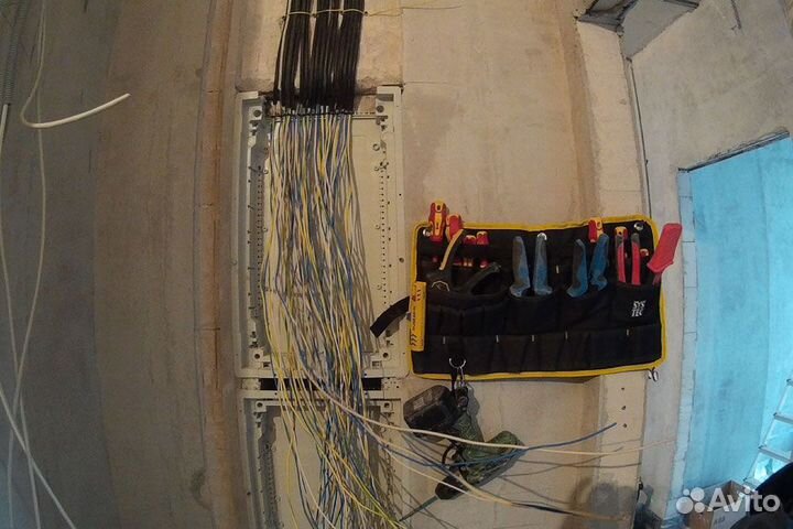 Электрик. Установка розеток. Услуги электрика