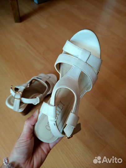 Босоножки на танкетке женские на 36 размер