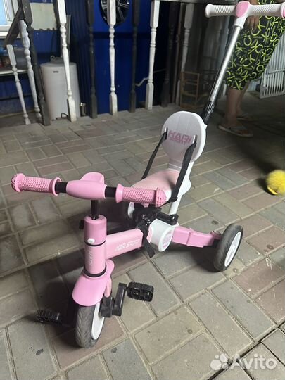 Детский велосипед трёх колёсный