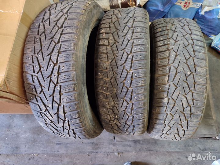 Nokian Tyres Hakkapeliitta 7 215/65 R16