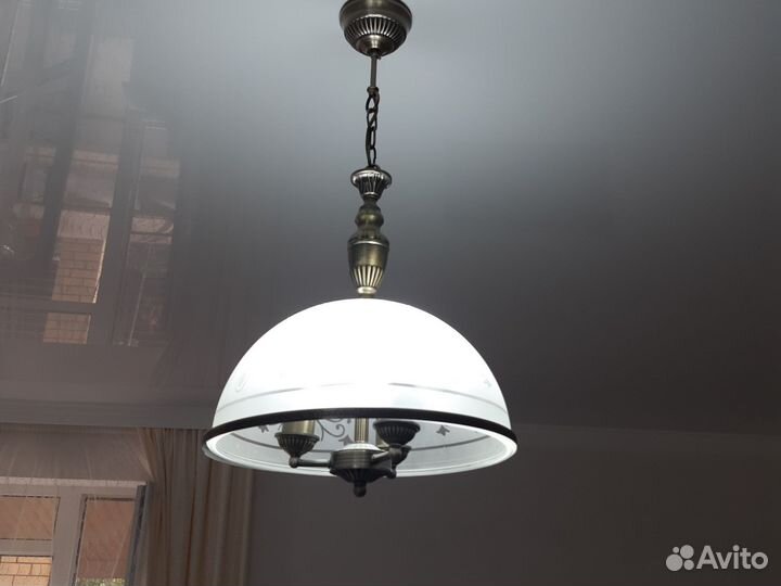 Люстра потолочная бу 1 год,в отличном состоянии