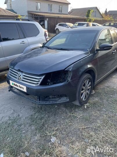 Volkswagen Passat 1.8 AMT, 2014, битый, 209 658 км