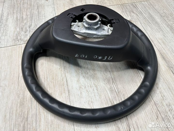 Рулевое колесо Peugeot 107