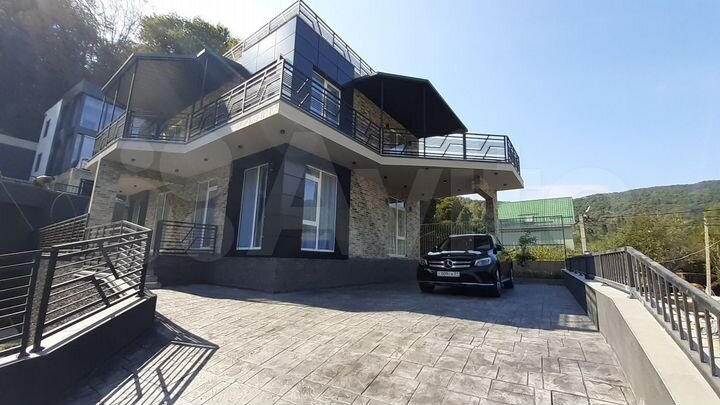 Коттедж 301 м² на участке 3,1 сот.