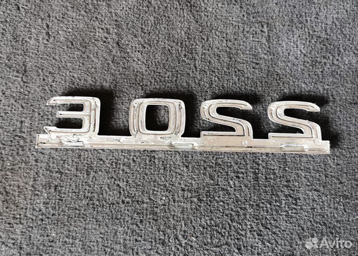 Шильда 220 Е на багажник Mercedes W124 220E Седан