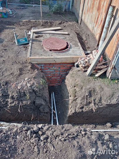 Установка люков, выкладка колодцев