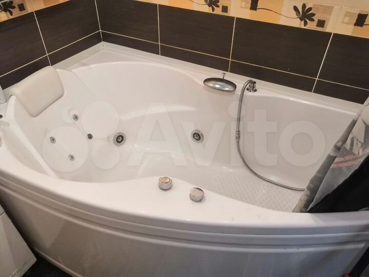 2-к. квартира, 64 м², 2/5 эт.