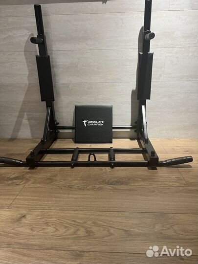 Турник настенный