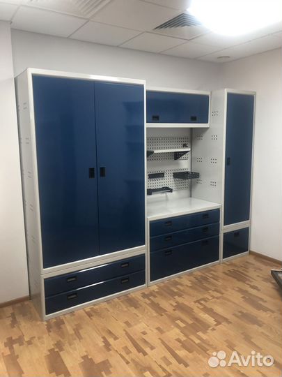 Комплект металлической мебели в гараж