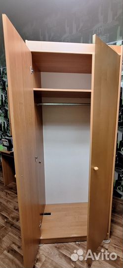 Шкаф распашной двухстворчатый