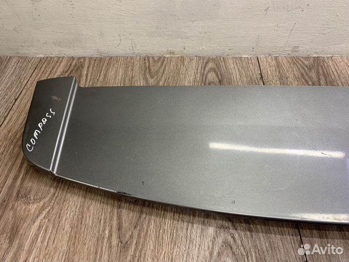 Спойлер (дефлектор) крышки багажника задний Jeep