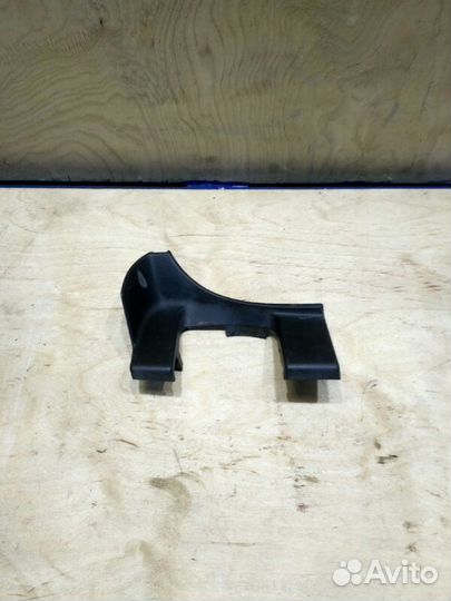 Накладка петли багажника правая Porsche Cayenne