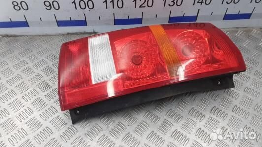 Фонарь задний левый land rover discovery 3 (HBG07M
