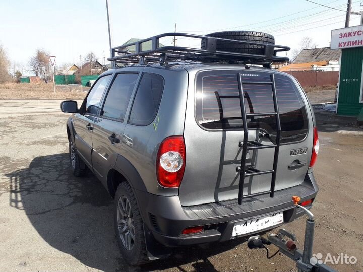 Экспедиционный багажник на Шевроле Нива