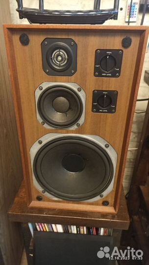 Акустические колонки Yamaha NS-650