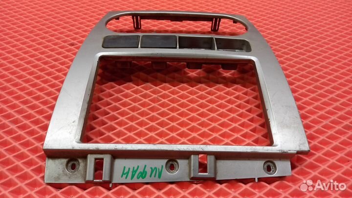 Центральная накладка торпедо Lifan Breez 214801