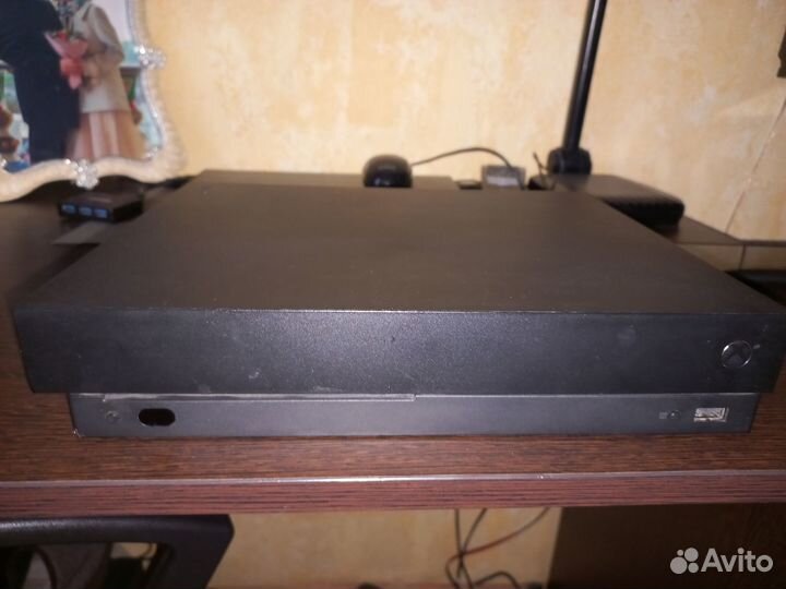 Xbox Оne X консоль