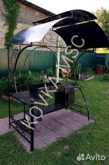 Мангал с крышей